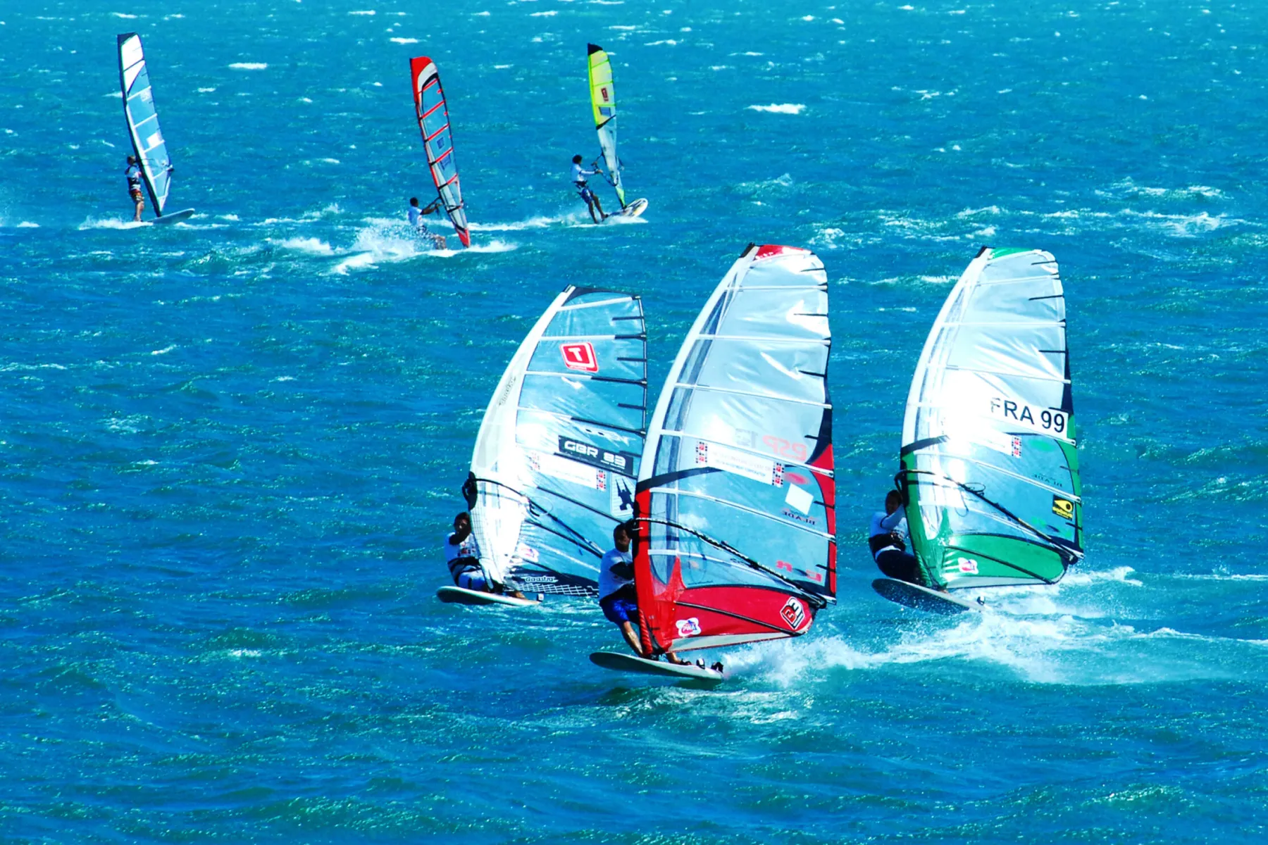 L’azur en furie et le ballet des voiles au large de Binh Thuan